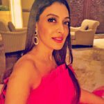 Surabhi Prabhu Instagram – Do you think women look more pretty in pink? Drop “PINK💕💖💗 or “YES “, if you agree .. 

“Everything has beauty, but not everyone sees it.”

Working stills .. pics coming soon 🥰
.
.
.
.
.

.

.

#mumbai #mumbaikar #unity44 #voompla #pinkvilla #bollywoodcinema #हिंदी #bollywoodmovies #supermodel #modeldiaries #mh370  #travelblogger #saibaba #jaishreeram #bollywoodactoractress #bollywoodactress #surabhi #mumbai #mumbaifood #mumbainightlife #mumbaikar #lowerparel #beautybloggers #mumbaiblogger #indianblogger 
#tollywoodactress #surabhiprabhu #dreamgirl #hindiquotes #mumbaiblogger #indianwear #indiangirl #potd St. Regis Hotel