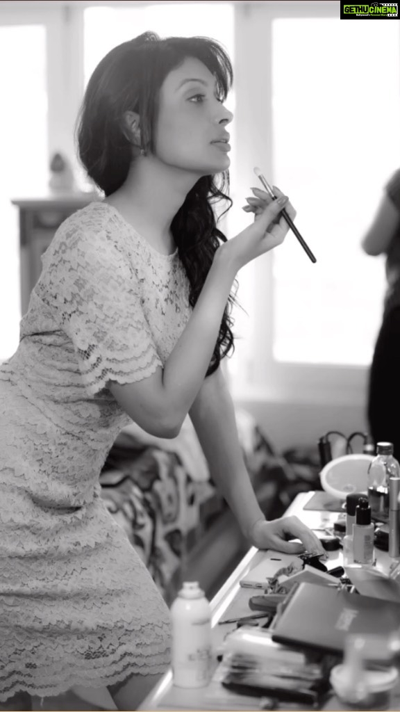 Surabhi Prabhu Instagram - How I love being a woman… 🤩🤩🤩 8th March being the Woman’s Day .. I celebrate it everyday 😅😅round the year 💕 Yes @sephora @sephora_india you make me happy 🤩 . . . 📸 - @priyankknandwana . #sephora #sephoracollection #benefit #urbandecay #nakedpalette #maybelline #lakme #milaprofessional #makeuptutorial #makeup #makeupartist #lovemakeup #mua #muaindia #mumbai #mumbaidiaries #mumbaikar #womansday #8march #womanpower #mumbainightlife #gurjar #jaishreeram #surabhiprabhu #surabhi #prabhu #purohit #mumbaiblogger #indianblogger #browngirls Sephora, Infiniti 2