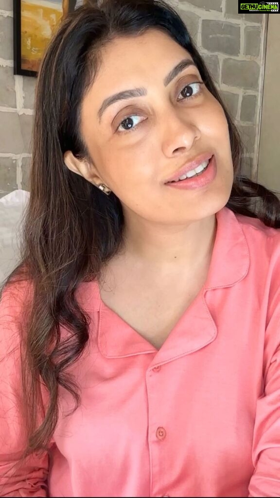 Surabhi Prabhu Instagram - #beautifulskin #flawlessskin My review after using @nabhisutra for 6months . I’m still a work in progress. @nabhisutra ‘s sensational skin oil has really helped me improve my skin quality and my confidence to face camera with no makeup n zero filters . #nonmakeup . . Skin is human body’s largest organ. & it renews itself every 28 days. Are you willing to take care of this skin renewal process. And do you think applying costly cosmetics only on your face will help the process well? Noooo !! Here I have an ayurvedic therapy to support my skin renewal process naturally with required nourishment of Vitamin C, Vit. E, turmeric & more. Nabhi Sutra Skin care belly button oil. I apply this oil in my belly button before I sleep, it helps me to provide nourishment to my whole body skin, that too by giving 3 minutes a day. That is how Natural beauty comes from within. Visit www.nabhisutra.com and have a happy healing! . . . #ad #paidcollaboration #nabhisutra #acnecontrol #bellybuttonoils #bellybuttonoil #healingoils #naveltherapy #nabhioils #surabhiprabhu #surabhi #nabhi #ancientayurveda #bellybutton #pimplepopping #pimples #acnetreatment #acnescars #beautybloggerindia #mumbaiblogger #pimplepositivity #indianbeautyblogger #indianbeautysecrets #acnepositive #noacne #nopimples #ayurveda Vadodara, Gujarat, India