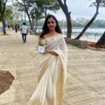 Surabhi Santosh Instagram – This being World Alzheimer’s Month, I had the pleasure to be a part of a wonderful initiative organised by @nmteldercare and Dementia India alliance. 

I was able to learn a lot about this disease that affects around 8.8 million Indians and 55 million individuals globally. 
I’m putting this post so that this may prompt atleast some of you to learn a bit more about this and the key risk factors associated with dementia.
As they say, knowledge is power💜

Saree @iktara.in 

#worldalzheimersday #worldalzheimersmonth #nightingalesmedicaltrust #dementiaindiaalliance  #Spreadtheword #letstalkaboutdementia