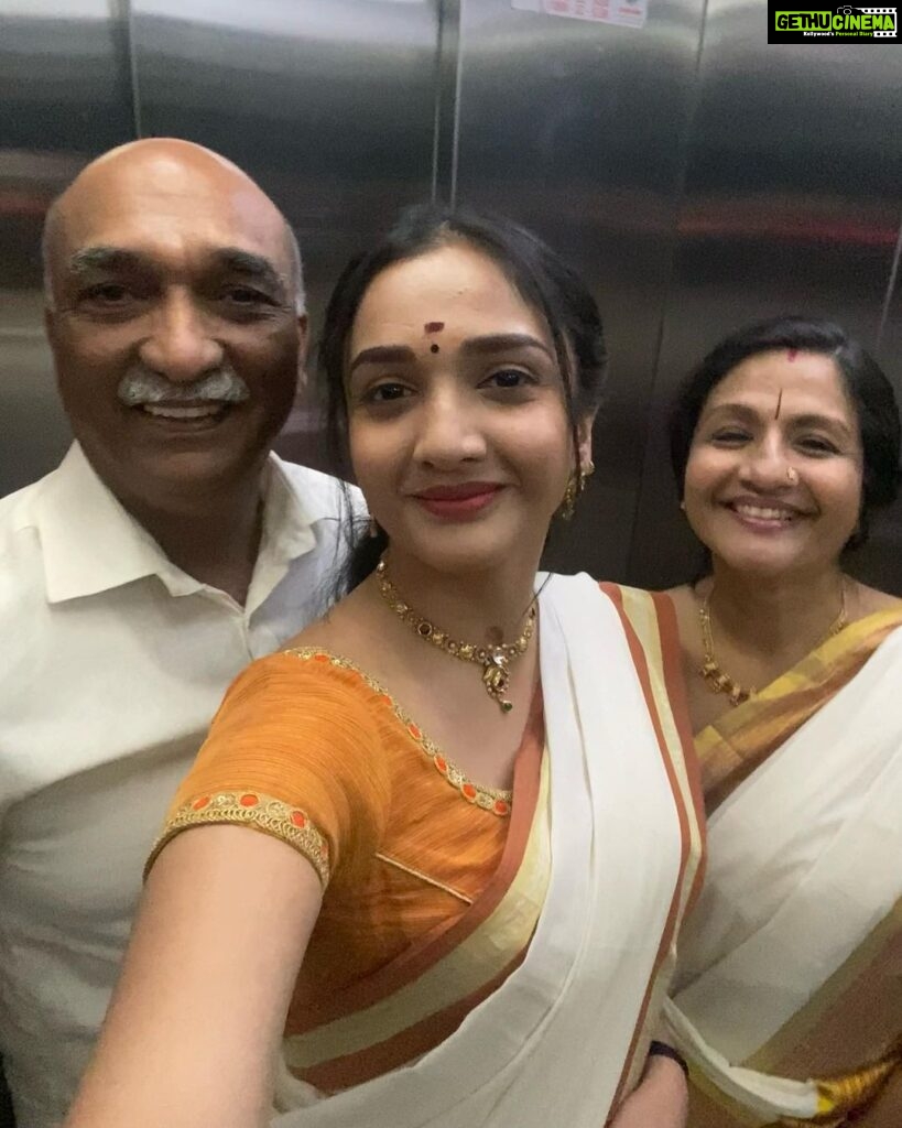 Surabhi Santosh Instagram - Making each moment count with the ones that matter✨ As you grow older you realize how important family is and if there is any true definition of ‘best friends’, it’s when you hit adulthood that you realize it’s your parents that embody that term the best❤ No one loves you like them. No one forgives you like them. Ain’t no one got your back like them. #Throughthickandthin