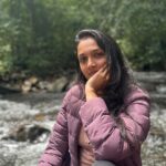 Surabhi Santosh Instagram – Have you visited the mountains in the rains?❤️

📍 @elaglamping 

#Monsoonvacay #mountains #rains #rainsinmountains #coorg #coorgtrip