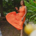 Surbhi Chandna Instagram - 🍊 Created Indian Version Positano In @srstore09 Heels @londonrag_in Accessories @pranavi_chandna @pclovesdrama