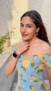 Surbhi Chandna Instagram - Kharaab Ladki 🤣