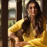 Surbhi Jyoti Instagram - 🌻🌻 . . . . . . . Wearing @inaayatchikan Mua @doseofglamourbyafreen Hair @aartigupta5565 Mojri @tradition_meets_trends Earrings @fashionjewellery_21