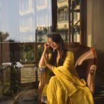Surbhi Jyoti Instagram - 🌻🌻 . . . . . . . Wearing @inaayatchikan Mua @doseofglamourbyafreen Hair @aartigupta5565 Mojri @tradition_meets_trends Earrings @fashionjewellery_21