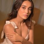 Surbhi Jyoti Instagram - 🤍✨ . . . . . . . . . 📸 @deepak_das_photography MUA @doseofglamourbyafreen Outfit: @semesstafashion Stylist: @meenalrshah