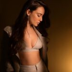 Surbhi Jyoti Instagram - Got it how I want it .... ✨ 💖 . . . . . . . . Clicked by @deepak_das_photography MUA @doseofglamourbyafreen Outfit: @semesstafashion Stylist: @meenalrshah