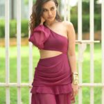 Surbhi Jyoti Instagram - To be soft is to be powerful ! - Rupi Kaur . . . . . . . . . Clicked by @deepak_das_photography Hair @aartigupta5565 Mua @doseofglamourbyafreen Style by @stylingbyvictor @sohail__mughal___ Assisted by @styleby_antara @shruti_dongre Jewellery @baala_jewels