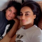 Surbhi Jyoti Instagram - Thank God for filters else our beauty mein 4 moons how lagte 🤣🤣🤣 YOU KNOW WHAT I MEANS 😝😝 . Shenanigans with this one ♥️ . #friendship #friends