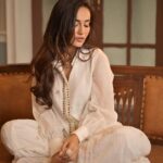 Surbhi Jyoti Instagram - For the love of White 🤍 सपनों का शहर मुंबई
