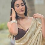 Surbhi Jyoti Instagram – ਮਤੇ ਸਾਡੇ ਮੋਇਆਂ ਪਿੱਛੋ,
ਜਗ ਇਹ ਸ਼ਰੀਕਡਾ ਨੀ,
ਗੀਤਾਂ ਨੂੰ ਵੀ ਚੰਦਰਾ ਕਹੇ….!
ਮਾਏ ਨੀ ਮਾਏ ਮੇਰੇ ਗੀਤਾ ਦੇ ਨੈਣਾ ਵਿੱਚ,
ਬਿਰਹ ਦੀ ਰੜਕ ਪਵੇ ….
– ਸ਼ਿਵ ਕੁਮਾਰ