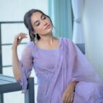 Surbhi Jyoti Instagram - जहां भी आज़ाद रूह की झलक पड़े, समझना वो मेरा घर है। - अमृता प्रीतम
