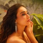 Surbhi Jyoti Instagram - Hola ! . . . . . . Hair @aartigupta5565 🤍 Clicked by @haroon_ali15 Outfit semesstafashion Styled by @meenalrshah Footwear @irasoles