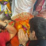 Surbhi Jyoti Instagram - Ganpati Bappa Moryaaaa🙏🏻🙏🏻🙏🏻 We love you Bappa❤️❤️❤️ #lalbaughcharaja #ganpatidarshan