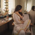 Surbhi Jyoti Instagram - इश्क़ की तलाश में क्यों निकलते हो तुम, इश्क़ ख़ुद ही तलाश लेता है, जिसे बर्बाद करना होता है ! - गुलज़ार