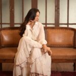 Surbhi Jyoti Instagram - For the love of White 🤍 सपनों का शहर मुंबई