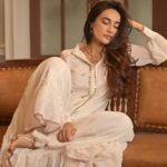 Surbhi Jyoti Instagram - For the love of White 🤍 सपनों का शहर मुंबई