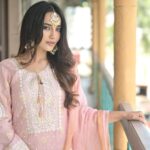 Surbhi Jyoti Instagram - 💖🌸