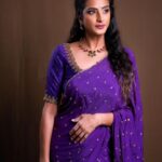 Sureka Instagram - In frame @artist_surekhavani Hair makeup n styling by @emraanartistry Outfit by @maramsclothing_official Jewellery by @aditi_collection Photography by @valmikiramuphotography #siima2023 #siima India