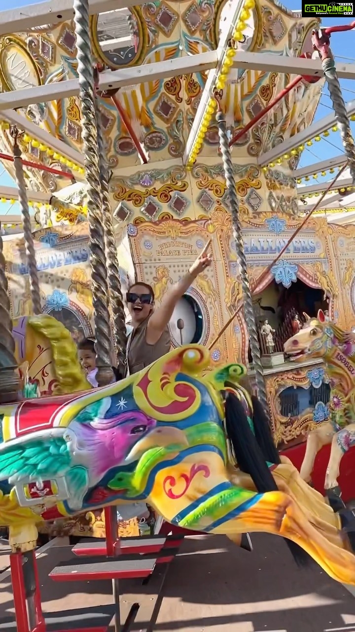 Surveen Chawla Instagram - Celebrating this moment ….and every other💖 Brighton Pier/beach