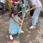 Surveen Chawla Instagram - It takes a minuscule amount of effort and time from our end to BE the message and send it out stronger than ever… We did our bit. Did you do yours? Today and everyday … @narendramodi @my_bmc @swachhbharatgov @moefccgoi #IndianSwachhataLeague #YouthVsGarbage #CleanIndia2023 #SwachhataHiSeva #swachhsurvekshan #MyCleanIndia