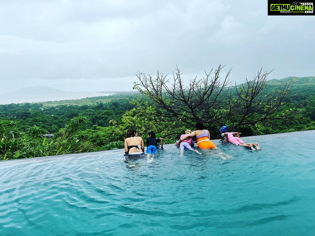 Surveen Chawla Instagram - Kick start August - Vacay Photodump💃🏻