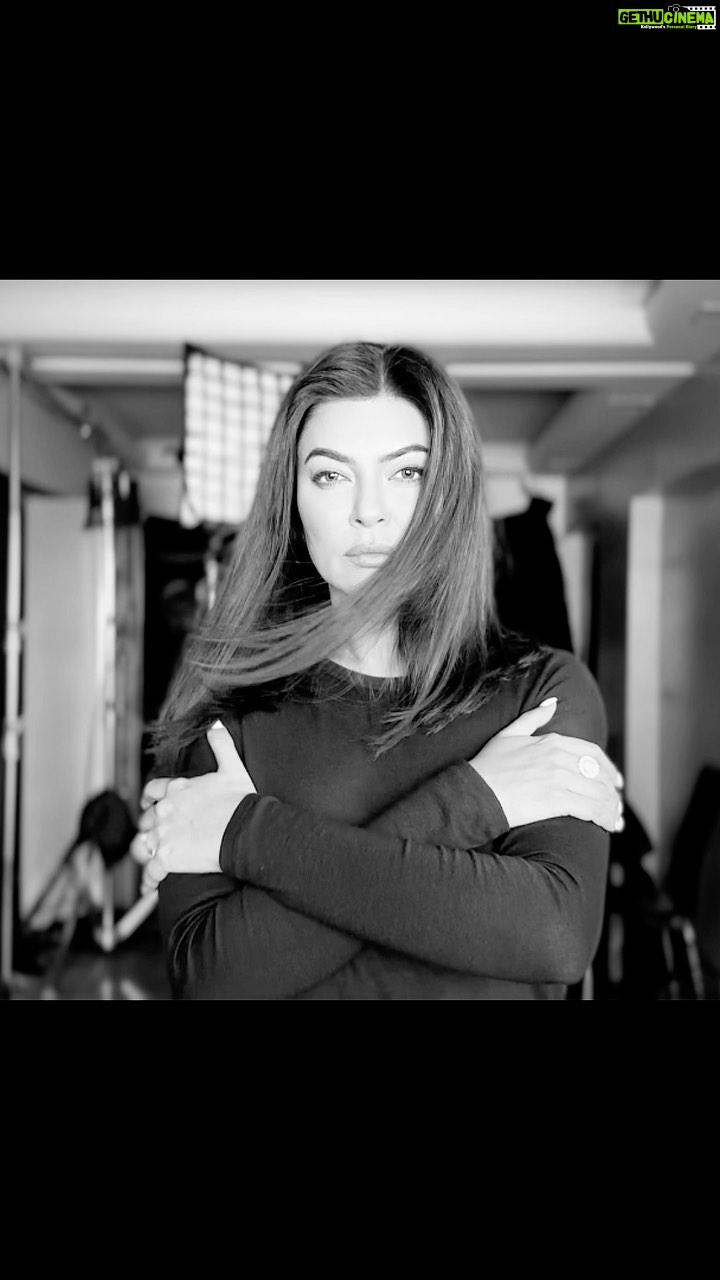 Sushmita Sen Instagram - Celebrating the completion of one month since my Angioplasty…by doing exactly what I love doing…WORKING!!! 😁💃🏻❤️🎶 Lights, camera, ACTION & of course @flavienheldt creating his magic!!!😉😀👏 This beautiful song, a forever favourite plays on repeat!!!😍🎶💃🏻 #sharing #thisvibe #thislife #thislove #thisgratitude #thisnaughtyme 😉😄💋 I love you guys!!! #duggadugga ❤️