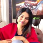 Sushmita Sen Instagram - Thank you ALL 🤗❤️🙏 #livesession #gratitude #love #allheart #blessed 😁😇💃🏻 I love you guys!!! #duggadugga 😍
