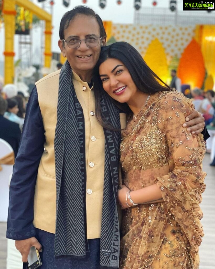 Sushmita Sen Instagram - “Keep your heart happy & courageous, and it’ll stand by you when you need it the most Shona” 🤗👏❤️ (Wise words by my father @sensubir ) 😍 I suffered a heart attack a couple of days back…Angioplasty done…stent in place…and most importantly, my cardiologist reconfirmed ‘I do have a big heart’ 😉😄❤️ Lots of people to thank for their timely aid & constructive action…will do so in another post! 🤗❤️🙏 This post is just to keep you (my well wishers & loved ones) informed of the good news …that all is well & I am ready for some life again!!! 😇😁🤗❤️🎶💋 I love you guys beyond!!!! #godisgreat #duggadugga 🤗❤️🙏