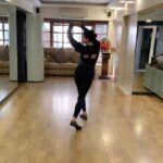 Sushmita Sen Instagram - Grace has a muscle memory…move, saunter, dance…and it remembers!!! 🤗❤️💃🏻🎶 #totalrecall #gracefulliving #backtobasics 😍 I love you guys!!! #breakinertia #movementislife #duggadugga 😇❤️