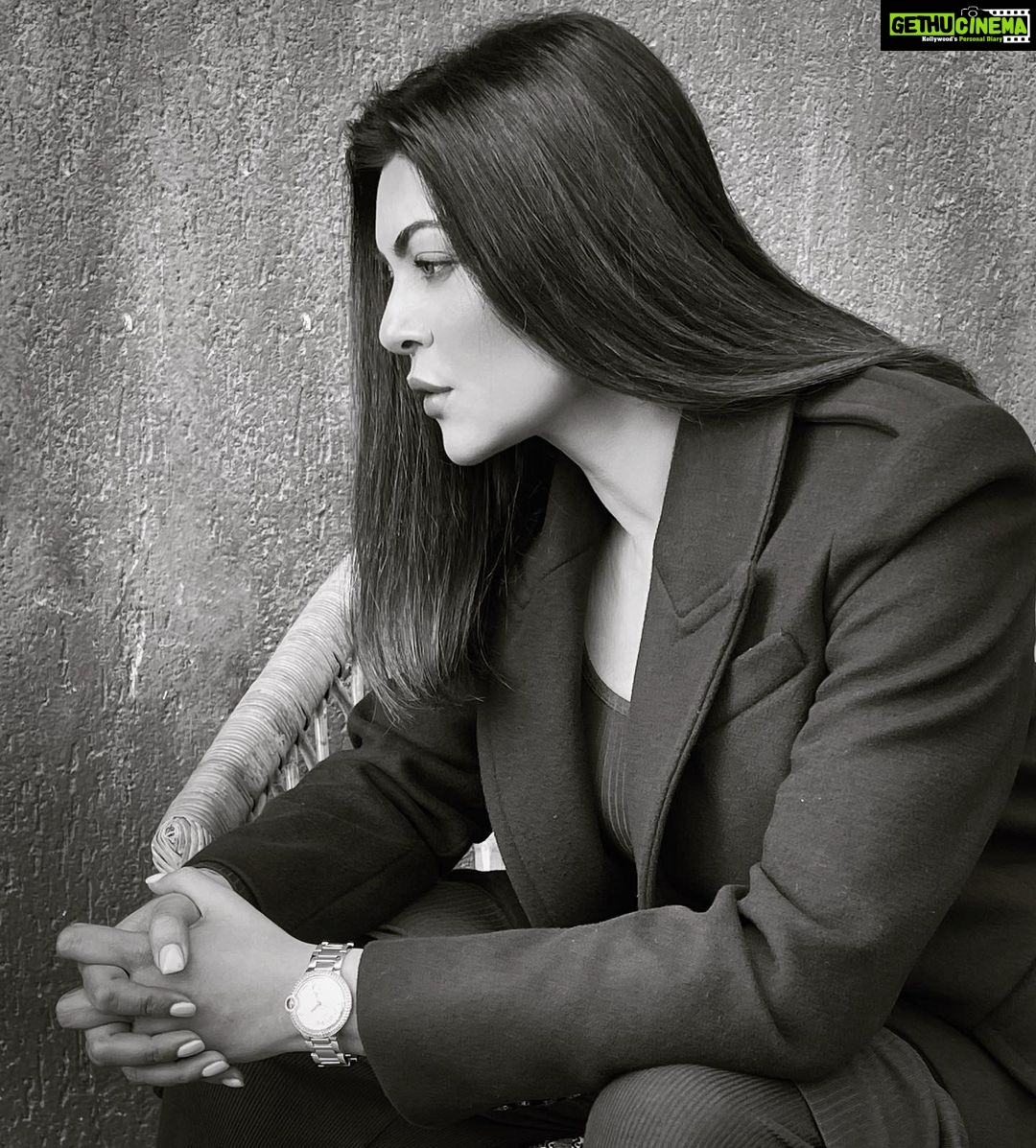 Sushmita Sen - 308.3K Likes - "Until you make the unconscious conscious, it will direct your life and you will call it fate” 🤗👍 #cgjung
#portraitofaconsciouswoman 😉❤️ Beautifully captured @flavienheldt 👏
I love you guys!!! #duggadugga 💃🏻