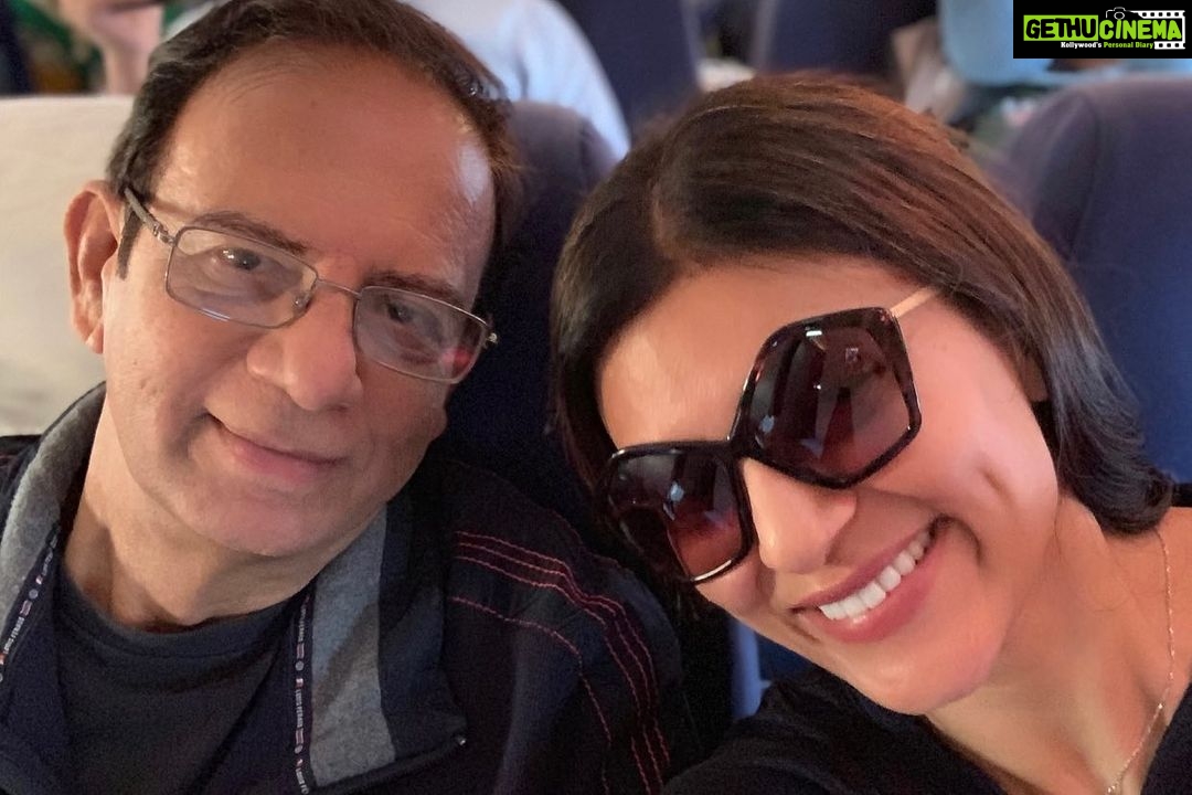 Sushmita Sen Instagram - “Love, kindness, courage & empathy…the four chambers of a balanced heart” 😍🤗 Here’s to the one who epitomises it!! 😇❤️ Happpyyyyyy Birthday Baba @sensubir 😁💃🏻❤️🎶🥳 Here’s to your health & happiness always!!! 🥂You are God’s precious blessing in our lives!! We love you!!!!🤗❤️💃🏻 #duggadugga Alisah, @reneesen47 & your Titan 😀😍💃🏻