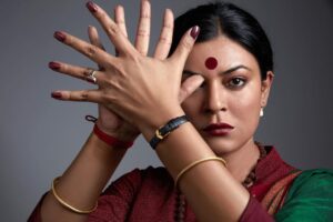 Sushmita Sen Instagram - Taali - बजाऊँगी नहीं, बजवाऊँगी !

#firstlook as #ShreegauriSawant

Nothing makes me prouder & more grateful than to have the privilege of portraying this beautiful person & of bringing her story to the world!! ❤️

Here’s to life & to everyone’s right to live it with dignity!!! 🙏 I love you guys!!! #duggadugga 🤗❤️

#currentlyfilming #Taali #ShreegauriSawant #Biopic 
@shreegaurisawant
@Viacom18 @gseamsak @kartiknishandar @arjunsbaran 
@ravijadhavofficial @afeefanadiadwala @kshitijpatwardhan