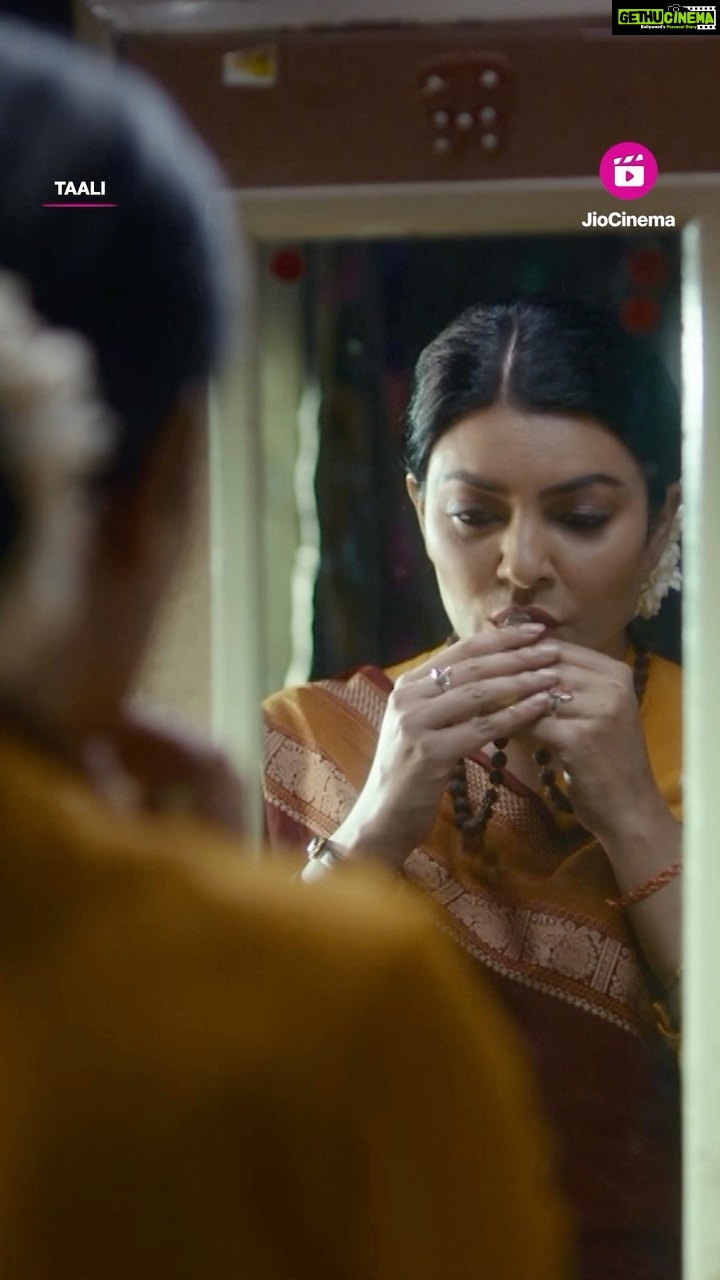 Sushmita Sen Instagram - The little things that made all the difference. ❤️ Gauri aa rahi hai on #JioCinema. #TaaliOnJioCinema streaming free 15 Aug. #1DayToGo! @officialjiocinema @shreegaurisawant Created by @arjunsbaran and @kartiknishandar Directed by @ravijadhavofficial Written by @kshitijpatwardhan @gseamsak @tripleaceentertainment @afeefanadiadwala @kshitijpatwardhan @ankurbhatia @mekrutikadeo @suvratjoshi @the_vikram_bham @sheetalk94official @hemangiikavi @vijayvikram77 @aishwarya.narkar #Taali #JioCinema