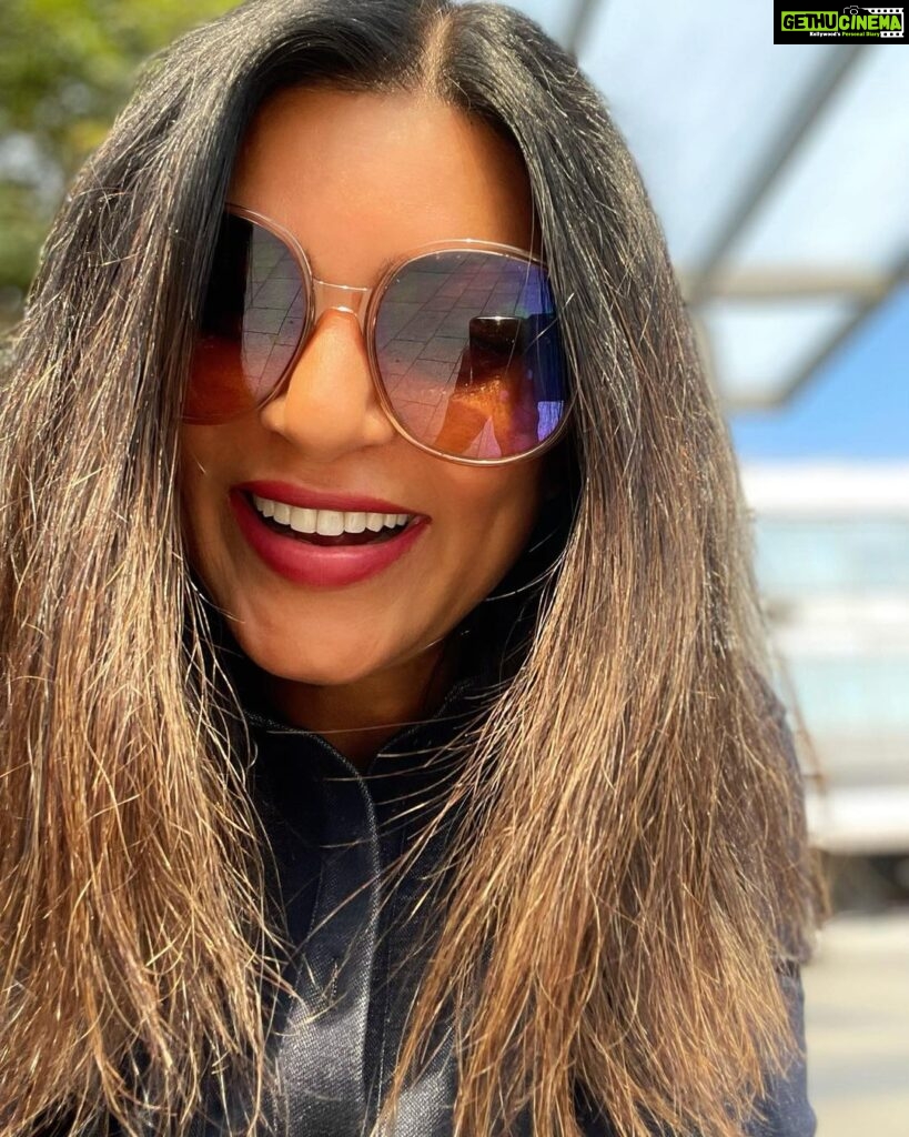 Sushmita Sen Instagram - Why do you wear sunglasses all the time? Well, cause I love to reflect!!! 😉😅💋❤️ #sundaymusing #sushamusing #reflect #embody #embrace #naughtyme 👊😄💋 I love you guys!!! #duggadugga 💃🏻🎶