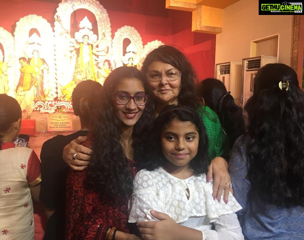 Sushmita Sen Instagram - Happpyyyyy 13th Birthday to the love of my life!!!πππ€β€οΈππ»πΆπ βAlisahβ means Noble, protected by God & a gift of Godβ¦all of which she truly is!!!πππ I continue to proudly witness, the purity of love & the power of divinity in her eyes, in her beliefs, her embrace & mostly importantly, in her actions!!! π€πβ€οΈ I am a better person because I am Alisahβs Mother!!β€οΈ To your health & happiness always Shona!!! Didi & I love you infinity!!β€οΈβ€οΈβ€οΈβ€οΈ #partytime #birthdaygirl #duggadugga #foreverinlove Maa β€οΈππ»ππ @sensubir @subhra51 @pritam_shikhare @reneesen47 #Amadeus #Ziana πππ
