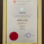 Sushmita Sen Instagram - Hon (Dr.) Sushmita Sen 😄❤️💃🏻 Just had to see how it looked together!!! 😀❤️ Missed receiving the D.Litt in person, down with the worst viral…but to have my father @sensubir receive this honour on my behalf yesterday …this is EVERYTHING!!!😍🥲😇 Thank you Baba!!!! You stood tall & proud!!!! 😊❤️💃🏻 #celebrating #honorarydoctorate #graduatinglifewithhonors 👏😇❤️ I love you guys!! #duggadugga 😇