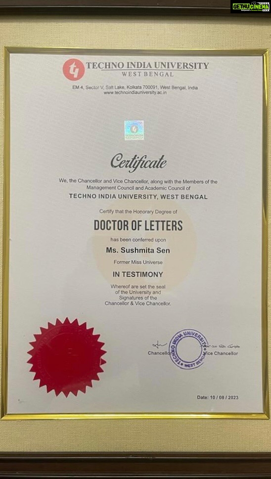 Sushmita Sen Instagram - What an honour!!!!😊❤️ Thank you Techno India University & Shri Narayana Murthy for conferring upon me the Honorary D. Litt 🙏 My father @sensubir who received the Doctorate on my behalf in Kolkata, hasn’t stopped praising all the faculty members of the university & just how well the Convocation ceremony was organised. Thank you all for being so gracious!!!😊❤️ #sharing #acceptancespeech #gratitude❤️ I love you guys!!! #duggadugga 💃🏻 #DLitt #technoindiauniversity #TechnoIndiaGroup #technoindiaalumni #kolkata #kolkatadiaries #india #academics #technoindia