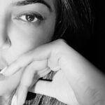 Sushmita Sen Instagram - Up close & personal 😉❤️ #selfportrait #raw #somethingaboutit 💋 I love you guys!!!! #duggadugga 🤗😁💃🏻🌈