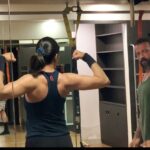 Sushmita Sen Instagram - Look Teacher @shivohamofficial I got muscles!!! 😍💃🏻 Teacher says, hmmmmmm, it’s all right!!!😄🤷‍♀️👊❤️ Yet, I love the proud smile in his eyes!!!😉🤗 #gottcha 💃🏻 #workinprogress #strength #form #discipline #inspiration #happiness I love you guys!!! #duggadugga 🎶