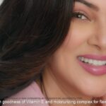 Sushmita Sen Instagram - I've always believed…truth is beautiful!! Specially when it’s felt, experienced or enjoys proof of science!!👍🤗❤️ Loved partnering with @sebamedindia Not just for babies…for your flawless skin too 😊🌈💃🏻 Packed with Moisturizing complex & Vitamin E and yes, it comes with a proof of pH5.5 Don’t just believe me, experience the science for yourself!!! 👍🤗 #ad #Skinscience #Sebamed #Sebamedindia I love you guys!!!! 💃🏻💃🏻💃🏻