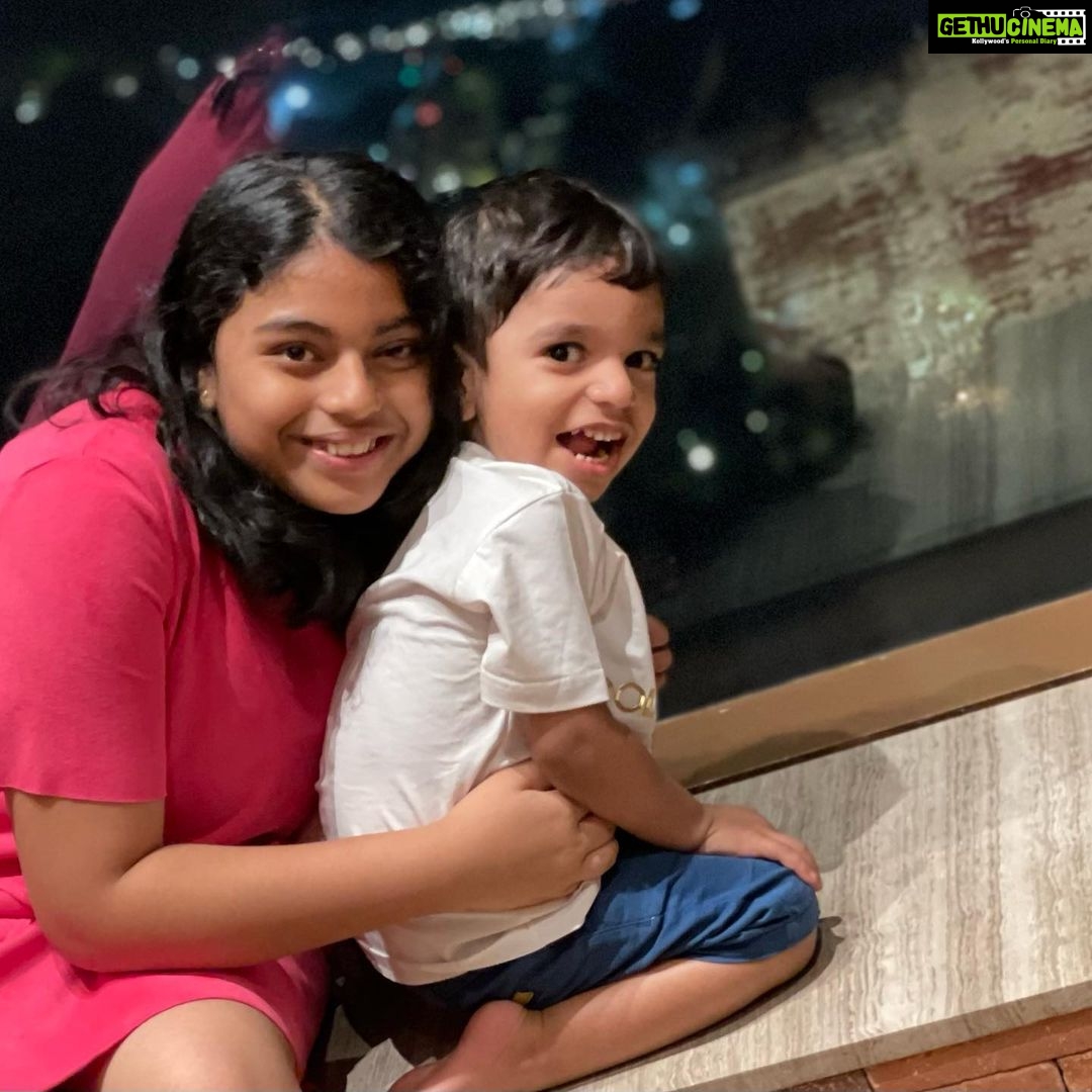 Sushmita Sen Instagram - Hereโs to unconditional love!!!๐โค๏ธ๐คHereโs to Children!!๐๐๐ Alisah @reneesen47 & my Godson #Amadeus ๐ I love you guys!! #sharing #happiness #purevibes #love โค๏ธ #duggadugga