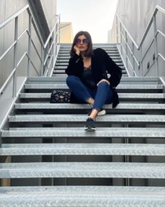 Sushmita Sen Instagram - Rest, pose, smile 😄💋❤️The road is long…and in the end, it’s only with yourself!!!👍 Climb at YOUR own pace!!!!😉💋 I love you guys!!!! #duggadugga 💃🏻💃🏻💃🏻