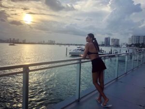 Sushmita Sen Instagram - “I live by the water, I dance by the sea, of all the things I could be..I choose to be me” 💋💃🏻 #workinprogress 😇🎶🌈#imagine #create #recreate #powerofself 😍 I love you guys!!! Quickly make a wish…triple 1 & triple 2…yup, the date today!!!😉👊😄 #duggadugga #angels ❤️