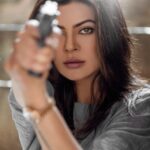 Sushmita Sen Instagram - “You don’t always have to bite…sometimes, all you gotta do is Hisssss” 💋 #yourstruly #Aarya 😉❤️ I love you guys!!! #duggadugga 😍