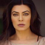 Sushmita Sen Instagram - “I am terrified of passive acquiescence…I live in intensity” ❤️ #virginiawoolf I love you guys!!!!💋 #yourstruly #duggadugga