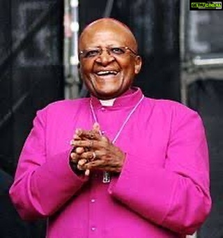 Sushmita Sen Instagram - #HERO 🤗 An inspired life that left the world a better place…In a world of extremes…he taught balance & forgiveness. The spiritual strength to fight discrimination…always with that magnanimous smile…Salutation Sir, for what you achieved in one lifetime!! Desmond Tutu 🙏 A life that will be remembered & celebrated for its humanity & its undying commitment to human rights!!!👏🙏 God Speed Sir!!! #gratitude #respect #desmondtutu