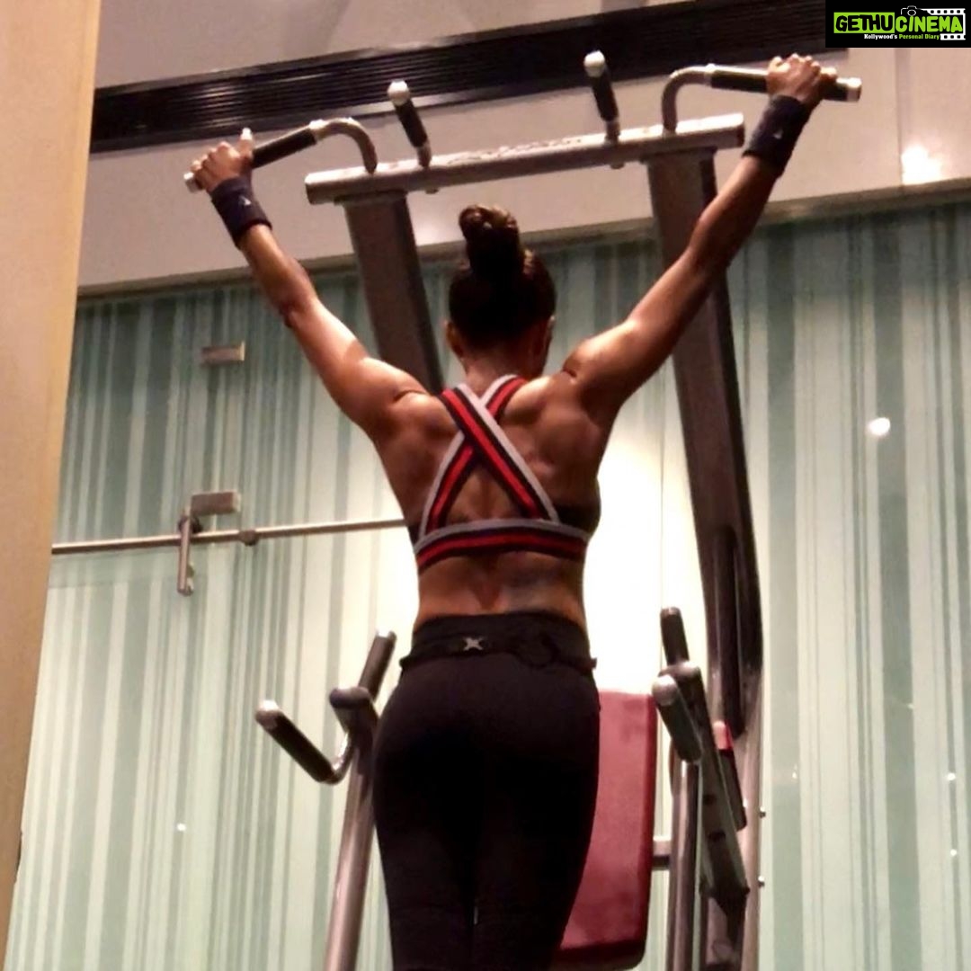 Sushmita Sen Instagram - I miss her!!!👊 Haven’t trained for over 6 months now…first wasn’t well enough…then came the surgery!! Been counting days to hit the 6 weeks mark post surgery…to finally return to a discipline I LOVE!!! 🤗❤️ Come 30th December, I break inertia with #day1 of training!!👊💃🏻😁 My true healing begins then!!! 🙏 #sharing #IAM ❤️ I love you guys!!! #duggadugga 🎶👊