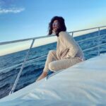 Sushmita Sen Instagram - I am always a #traveller ❤️ If not across geographies…through thoughtful journeys…imaginative sojourns…romantic transits…😉😄🤗💃🏻🌈 Life is a journey, ain’t nothing static about it!!!👍😍 Here’s to ‘wishful take offs…and hopeful landings’😀💋🎶 #keepmoving #keepgrowing #travel #explore #discover #reinvent #life #happiness #oneness #thepowerofyou #duggadugga 🌈💃🏻 I love you guys!!!! 💋